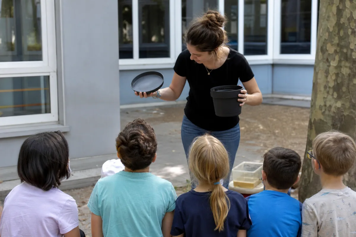 Animation de sensibilisation au moustique tigre avec des enfants
